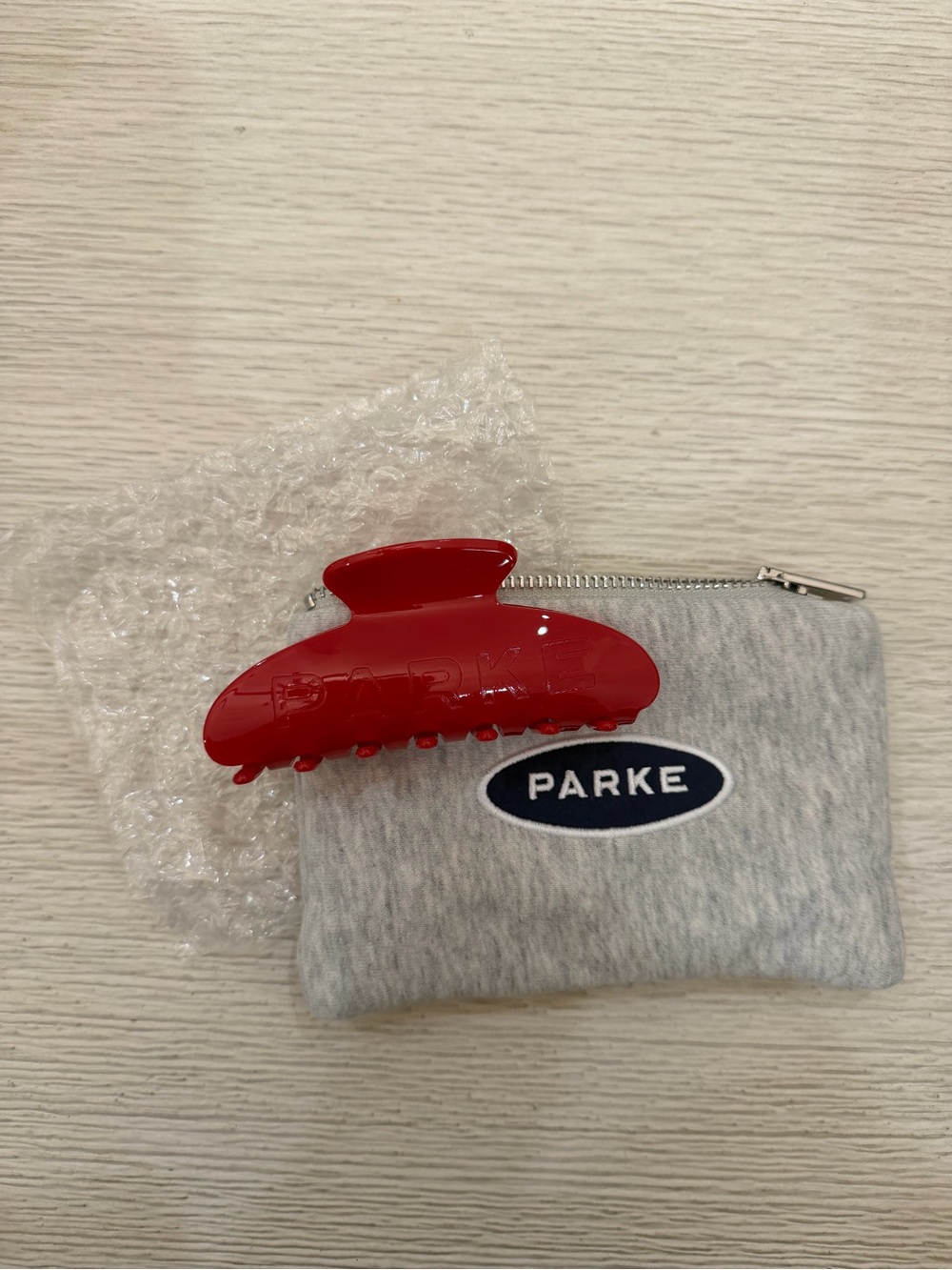 Parke Red Hair Clip & Gray Pouch Set